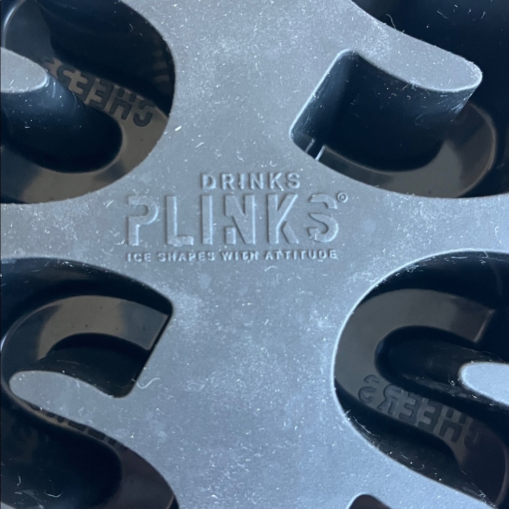 Black Letter S Silicone Ice Molds Tray - Picture 2 of 4